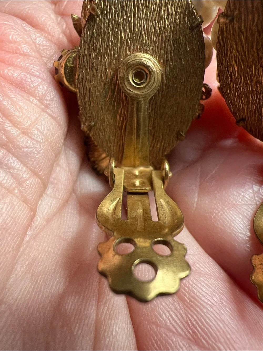 Elaborate Gold-Tone Pearl & Crystal Clip-On Earrings. Estate Vintage - Picture 12 of 14